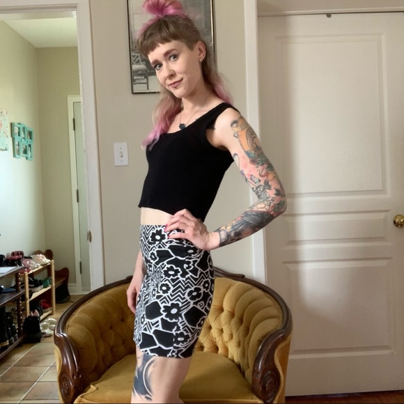 Two-tone Floral “Mod” Mini Skirt - Picture 9 of 10